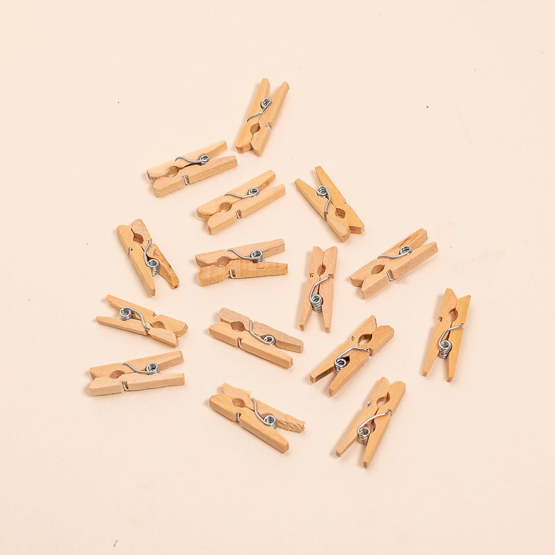 Mini wooden hooks