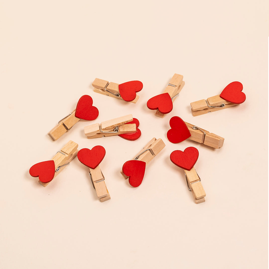 Clips de Corazón Rojo de Madera
